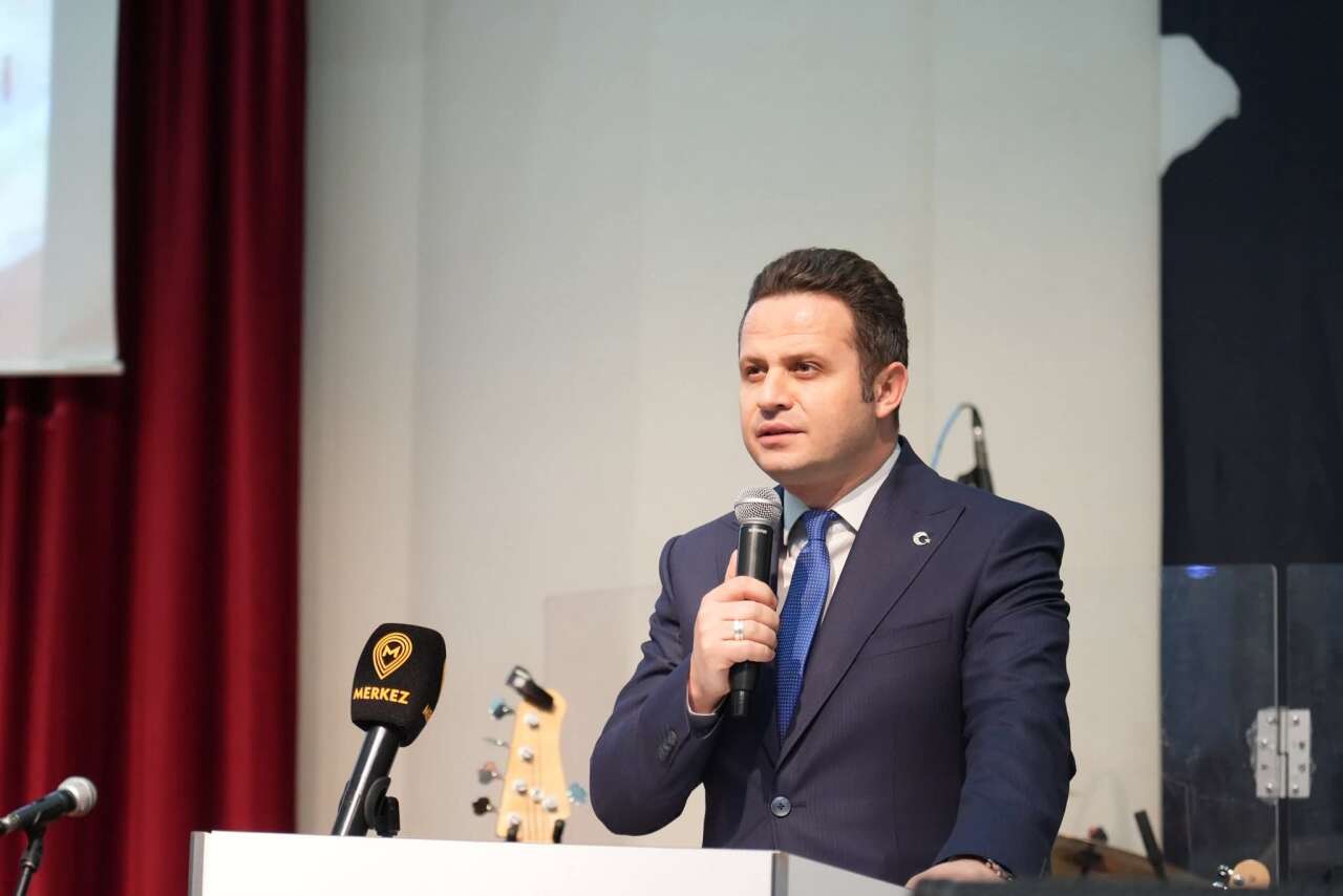 Muğla’da ‘Kim Var?’: Öğrenciler ve Yücel Arzen Aynı Sahnede 17